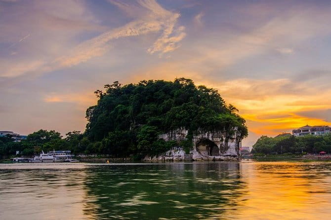 1-Day tour of Guilin-LiRiver cruise-Yangshuo Xianggong hill - Who should book this Guilin day trip