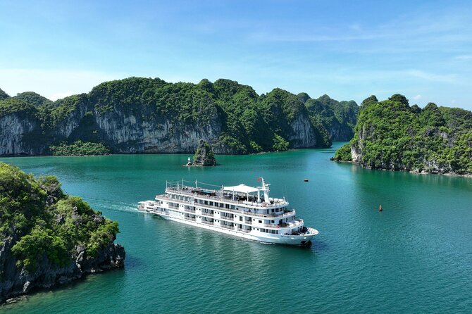 2-Day on 5-star Cruise, Lan Ha Bay | Kayak, Cycling, Live Music - Why an overnight cruise works better here