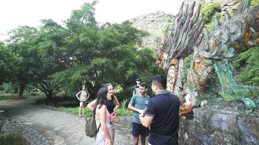 2 day Trang An - Mua cave - Cycling with Bungalow stay - Mua Cave and the 500-step climb
