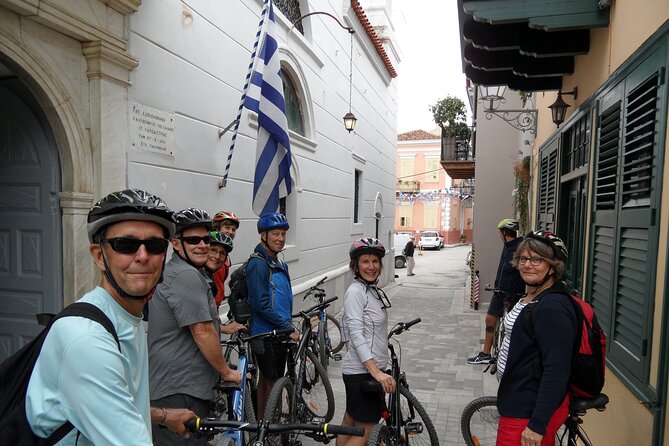 3in1; Cycling, sightseeing, tasting - What the guides add to the experience