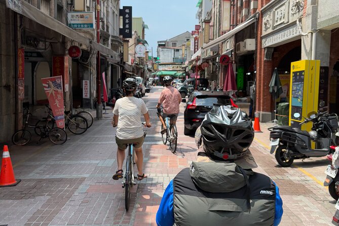 4 Hour Afternoon Cycling City Tour North with Snack - The Martyrs’ Shrine and a more formal side of Taipei