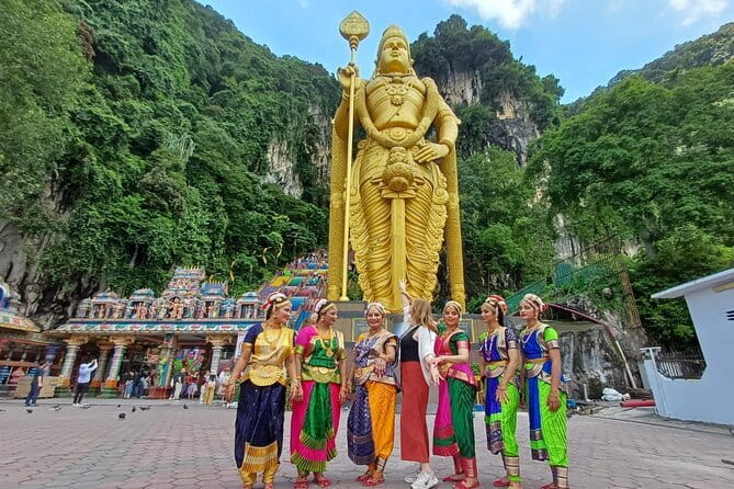 4-Hour Inspiring KL Cycling Tour - Jalan Tuanku Abdul Rahman and Malay traditions