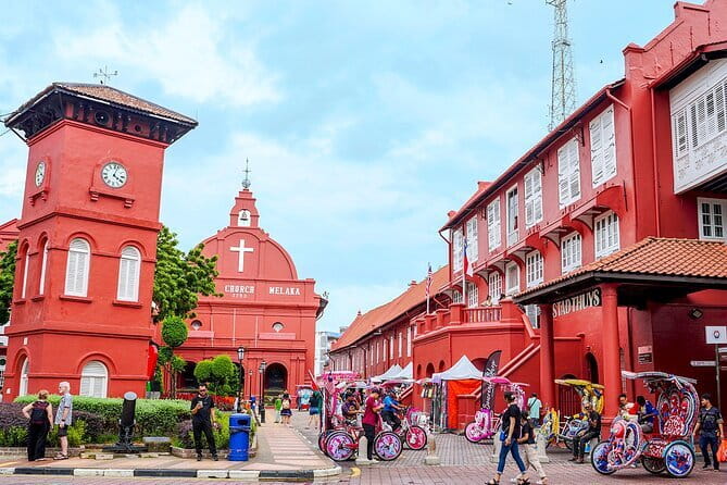 4-Hour Inspiring KL Cycling Tour - Two temples and a short Chinatown ride
