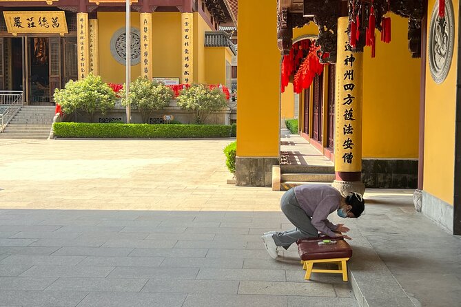 4-Hr Shanghai Tour: Food, Culture, Sightseeing, Cycling, Ferry - Six ways to see Shanghai in four hours