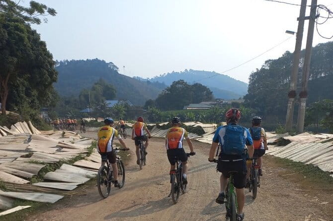 6 Days Hanoi Private Cycling to Hagiang Mountain - Day one: Hanoi to Ha Giang by road and bike