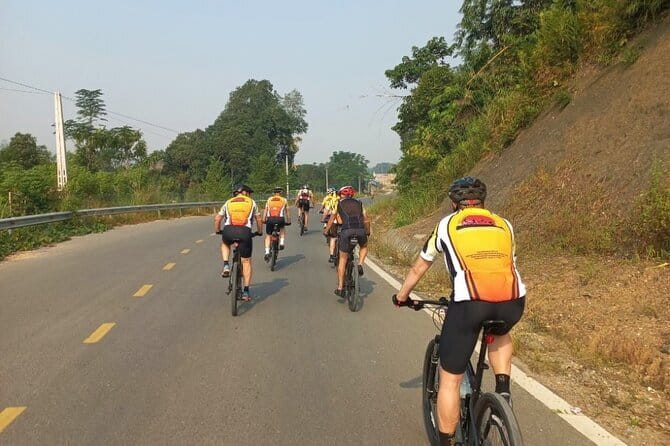 6 Days Hanoi Private Cycling to Hagiang Mountain - Day two: Heaven Gate and the Twin Hills