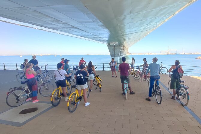 A private stroll cycling around Cádiz + bike rental - Starting at C. Sopranis and Plaza de España