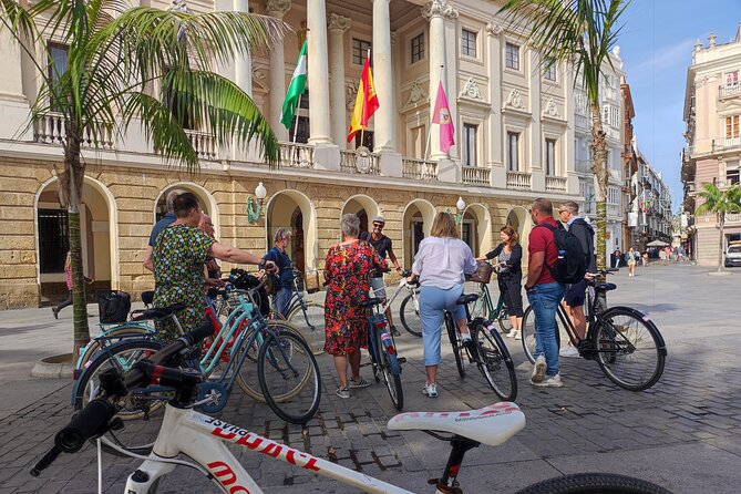 A private stroll cycling around Cádiz + bike rental - Park Genovés, a botanical pause