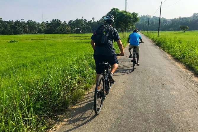 Adventure Cycling from Galle - Riding out from Heenatigala Road at 8:30 am