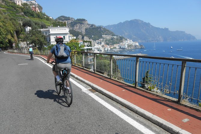 Amalfi Drive cycling tour - Reaching Positano with time to wander