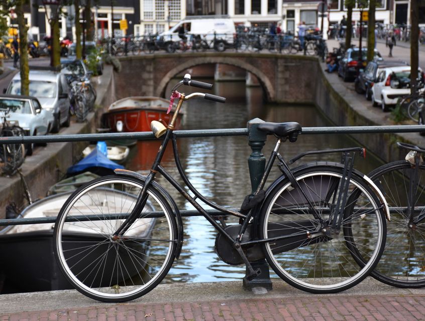 Amsterdam: 3-hour Countryside Bike Tour - From Beursplein to the Waterland District