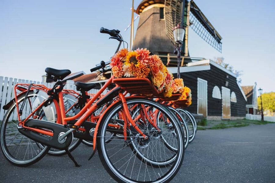 Amsterdam: Cheese Tasting, Windmill & Countryside Bike Tour - Waterland by bike, not by coach