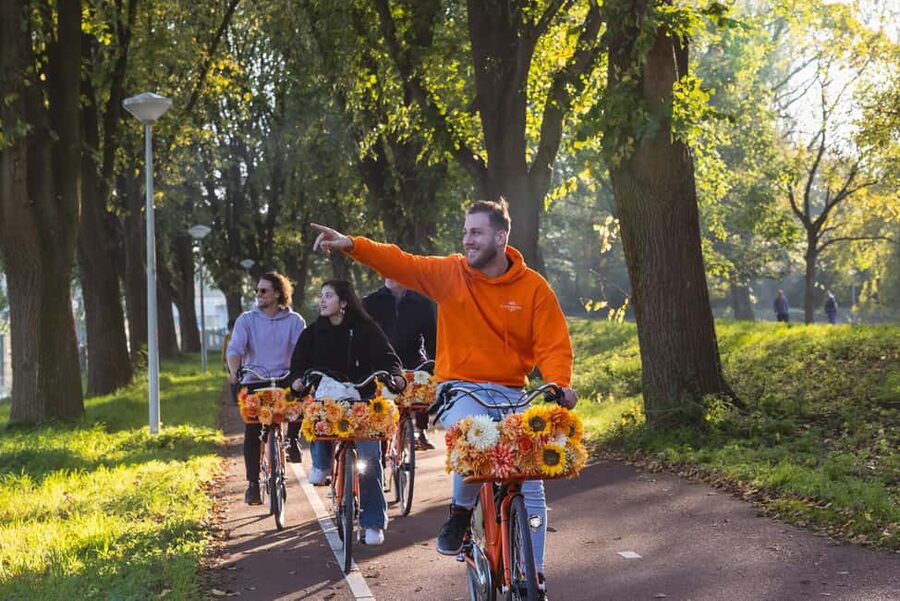 Amsterdam: Cheese Tasting, Windmill & Countryside Bike Tour - Returning by ferry and through Noorderpark
