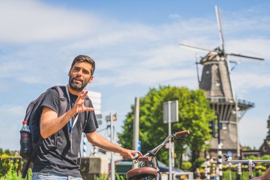 Amsterdam: Countryside Bike Tour - Farms, cheese, and traditional village life