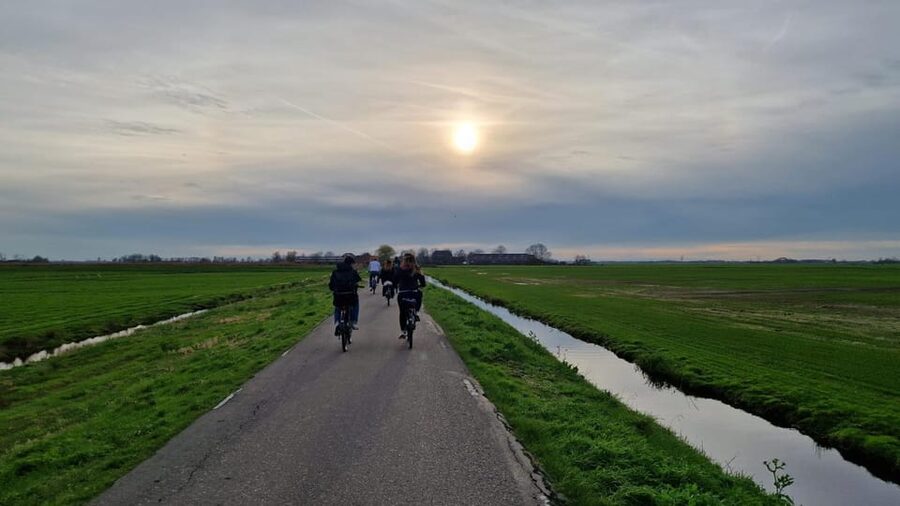 Amsterdam: Leisurely Windmill & Countryside Bike Ride - Ransdorp gives the ride a proper pause