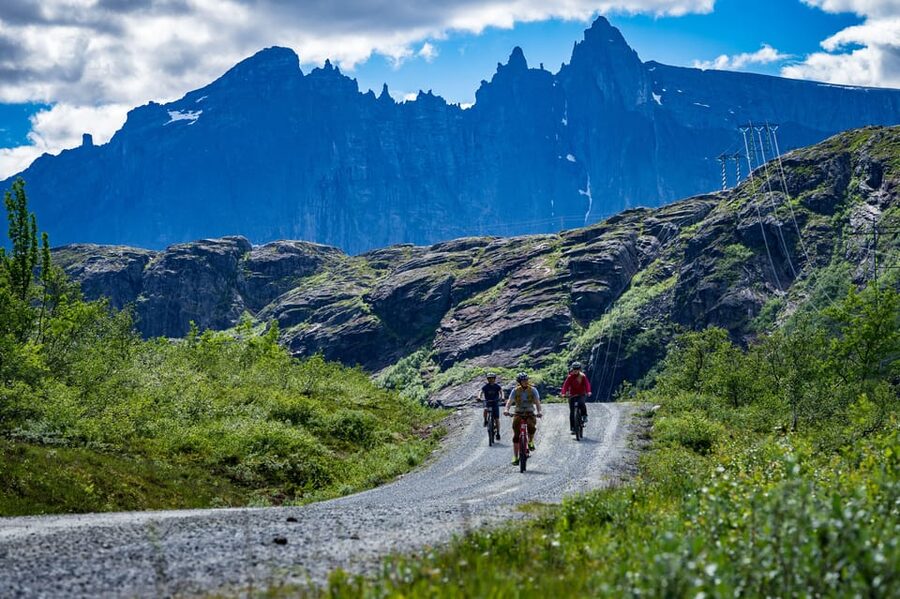 Andalsnes: Bike & Hike Adventure to Litlefjellet Summit - The climb to Litlefjellet summit