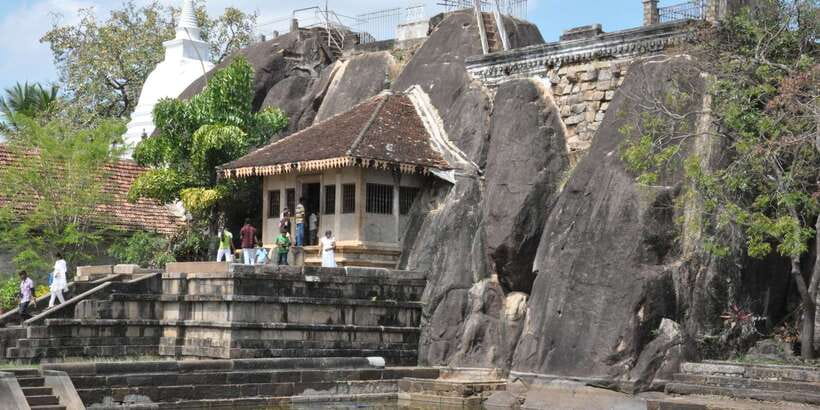 Anuradhapura: Private Half-Day Cycling Tour w/ Guide - What the private format adds