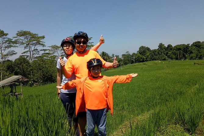 Bali Downhill Natural Cycling Tour & visit Volcano - Getting set up at Balai Desa Pekraman Pukuh