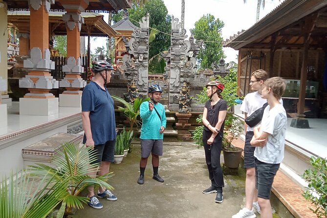 Bali Downhill Natural Cycling Tour & visit Volcano - Lunch in Banjar Laplapan