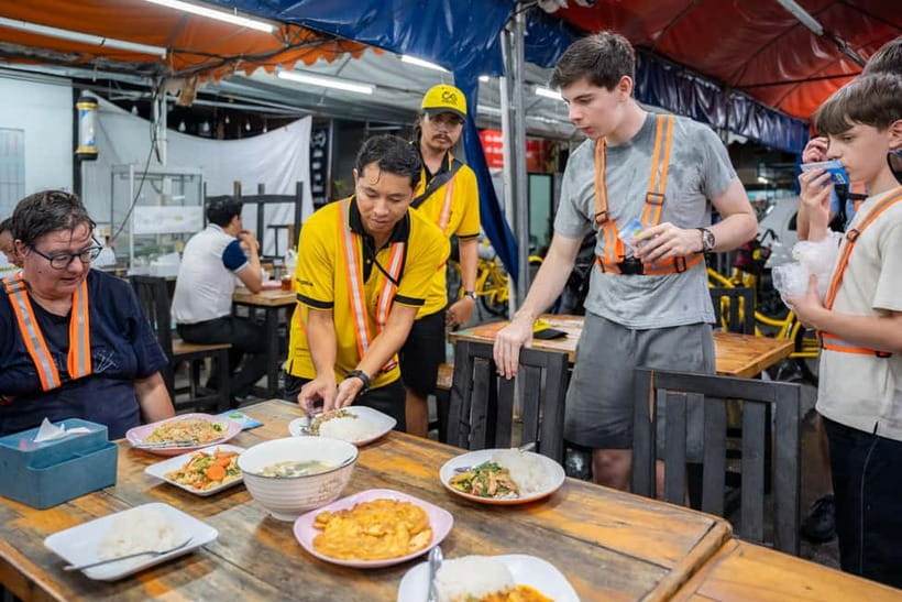 Bangkok by Night Cycling Tour with Street-food Meal - Why Bangkok looks better after sunset