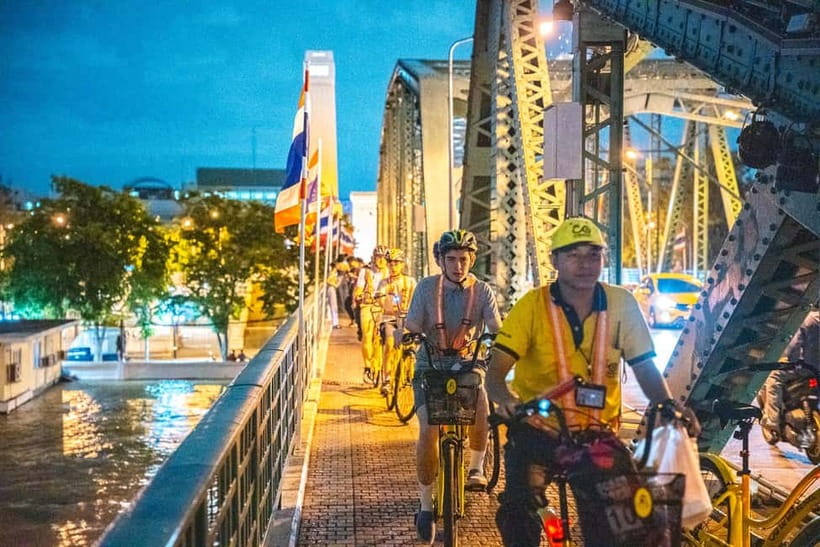 Bangkok by Night Cycling Tour with Street-food Meal - Chinatown under lanterns and food-stall lights
