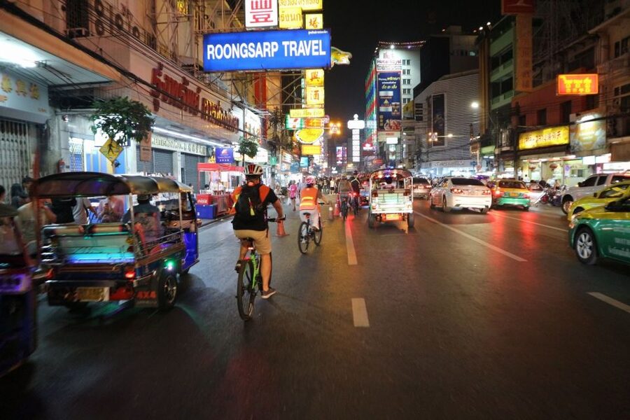 Bangkok: Night Bike Ride and Dinner at a Local Restaurant - Wat Pho, the Grand Palace, and the old city