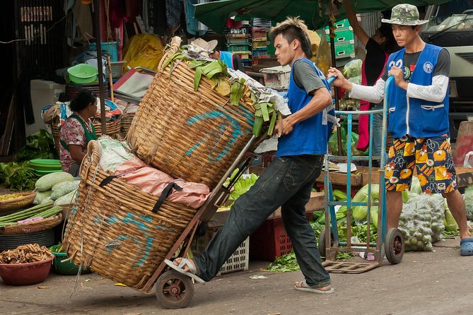 Bangkok's Green Lung Jungle Cycling Adventure Tour - Local lunch: Pad Thai or Khao Pad