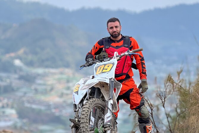 Batur Volcano Dirt Bike Adventure and Tour - The guide’s role on the trail