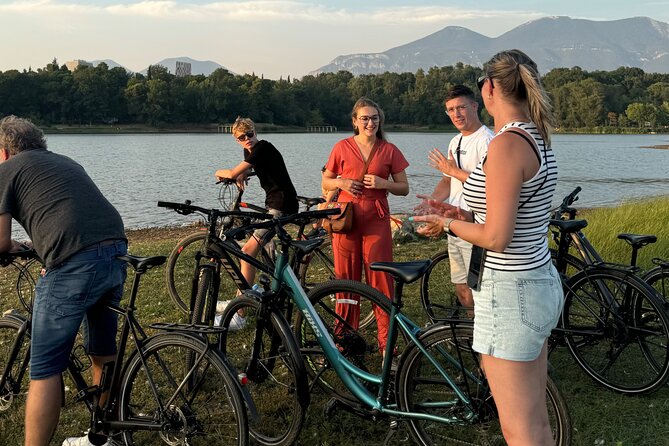 Bike or E-Bike Tour Tirana: Highlights & Grand Park Guided Cycle - Why a bicycle works so well in Tirana