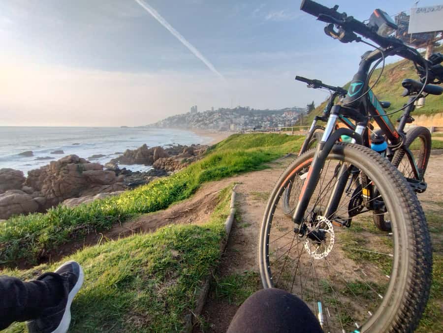 Bike ride along the coast of Viña del Mar or Valparaíso, you choose! - What the $70 price buys you