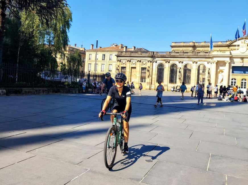 Bordeaux by Gravel Bike : Historic center & vineyards - What the $138 price covers