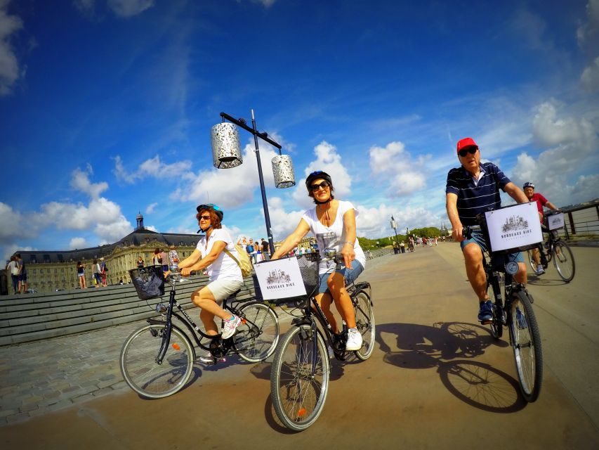 Bordeaux: Essentials 3-Hour Bike Ride - Quai des Queyries and Darwin Eco-systeme