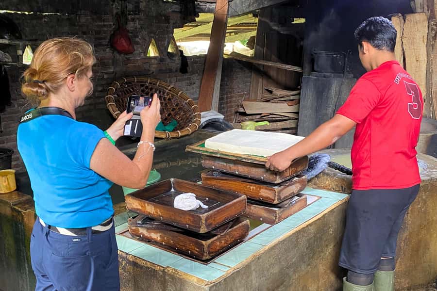 Borobudur: Cycling Tour and Explore Java Villages - Starting near Borobudur Temple or from Yogyakarta