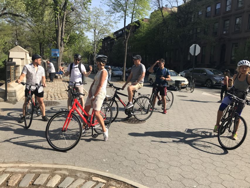 Brooklyn: Half-Day Cycling Tour - Red Hook adds waterfront views and food stops