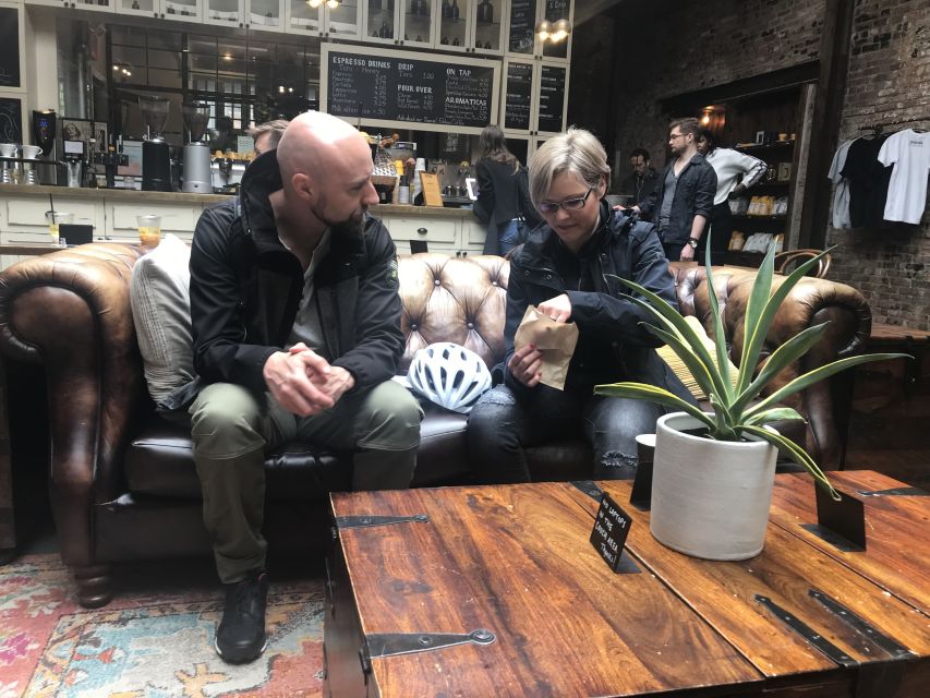 Brooklyn: Half-Day Cycling Tour - Cobble Hill and Brooklyn Heights slow the finish