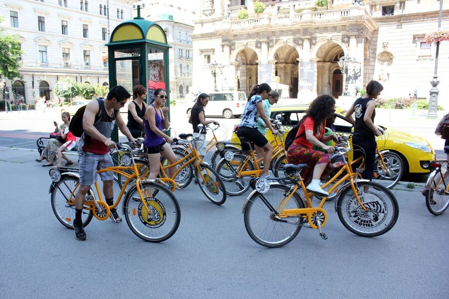 Budapest: Danube River Views Bike Ride - Key points at a glance