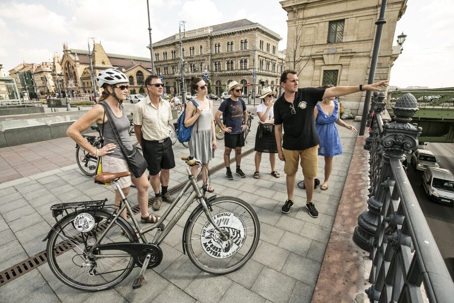 Budapest: Danube River Views Bike Ride - The Great Synagogue and St. Stephen’s Basilica