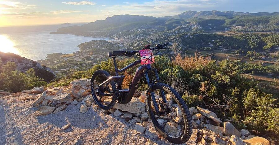 Calanques National Park: E-Mountain Bike with Virtual Guide - Cap Canaille and the big coastal views