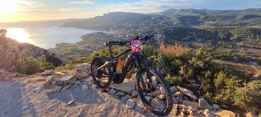 Calanques National Park: E-Mountain Bike with Virtual Guide - Following the app through the Calanques