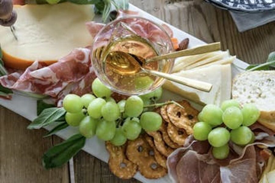 Calistoga: Napa Valley Cycling and Winery Tour with Picnic - Key points to know before you book