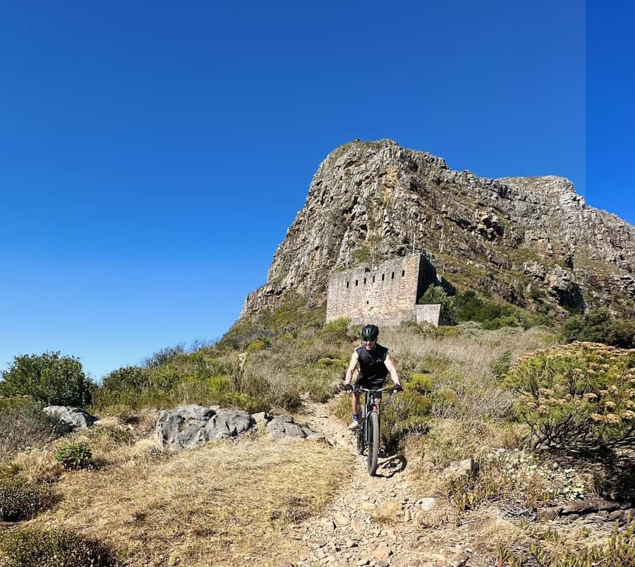 Cape Town: Peninsula Private Mountain Bike Tour with Ex-Pro - What the guide brings to the experience