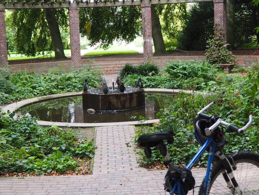 Celebs, Waterfronts and Nature Cycle Tour - Who should book this Hamburg bike tour