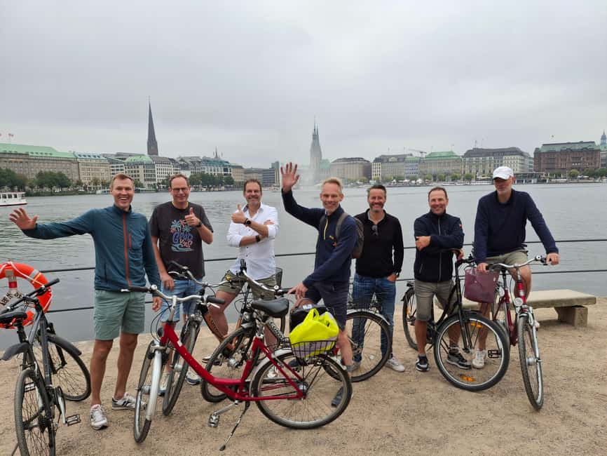 Celebs, Waterfronts and Nature Cycle Tour - Harvestehude and the towpath reveal quiet waterfront living