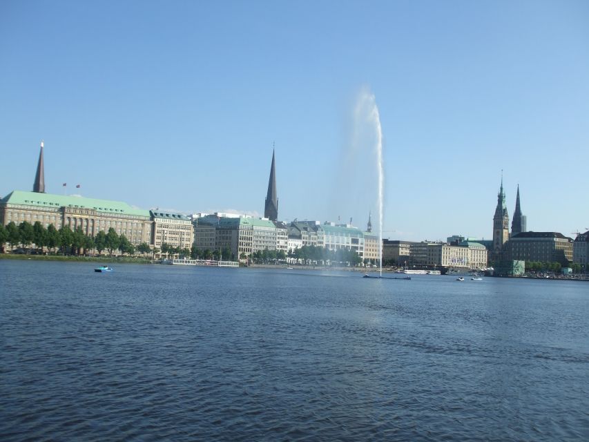 Celebs, Waterfronts and Nature Cycle Tour - Kennedy Bridge gives the ride its best final view