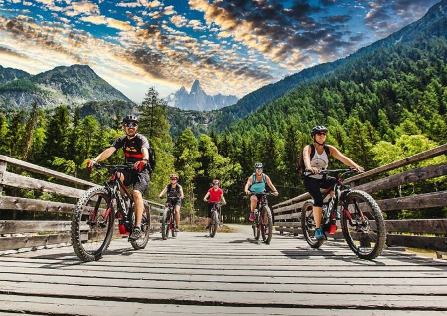 Chamonix, discovery of the valley by electric mountain bike - Who should book this Chamonix ride?