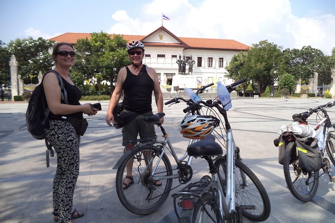 Chiang Mai City Culture Half-Day Cycling Tour - Chinese community, food markets, and flower stalls