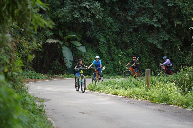 Chiang Mai: Cycling Nam Phare Countrysides, Breezy-Relax & Lunch - Leaving Chiang Mai for the Nam Phare countryside