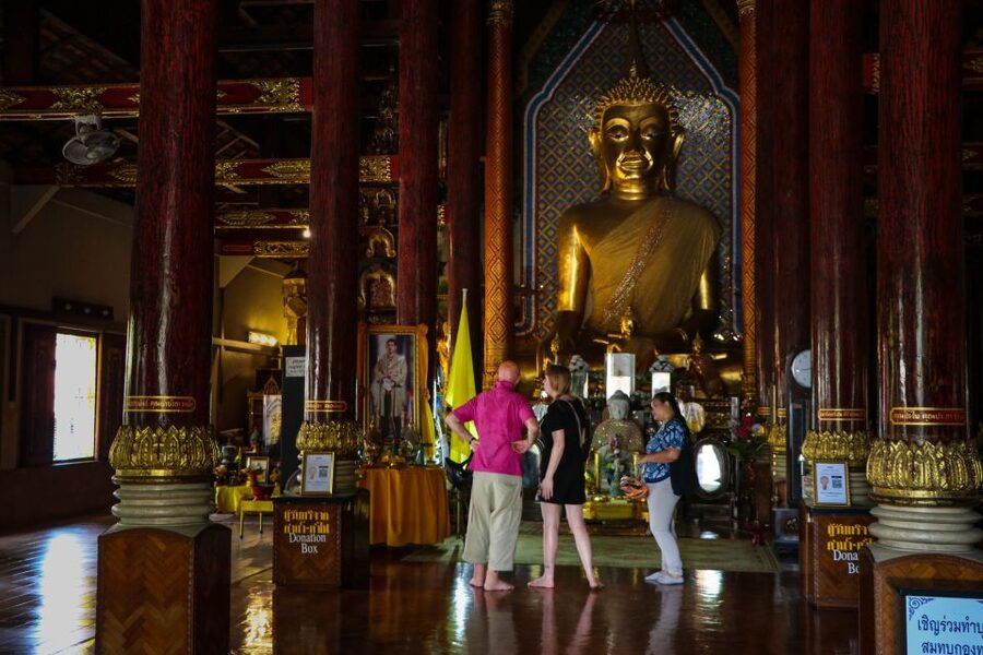 Chiang Mai: Half-Day Old Town Cycling Tour - Warorot Market, where the route becomes more local
