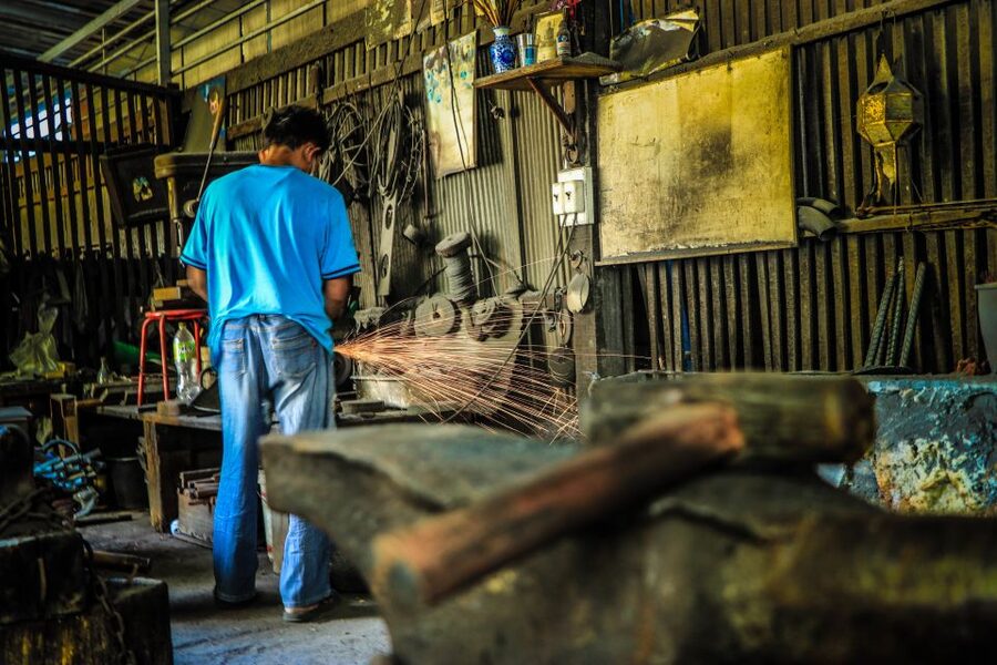 Chiang Mai: Half-Day Old Town Cycling Tour - What the guides add to the ride