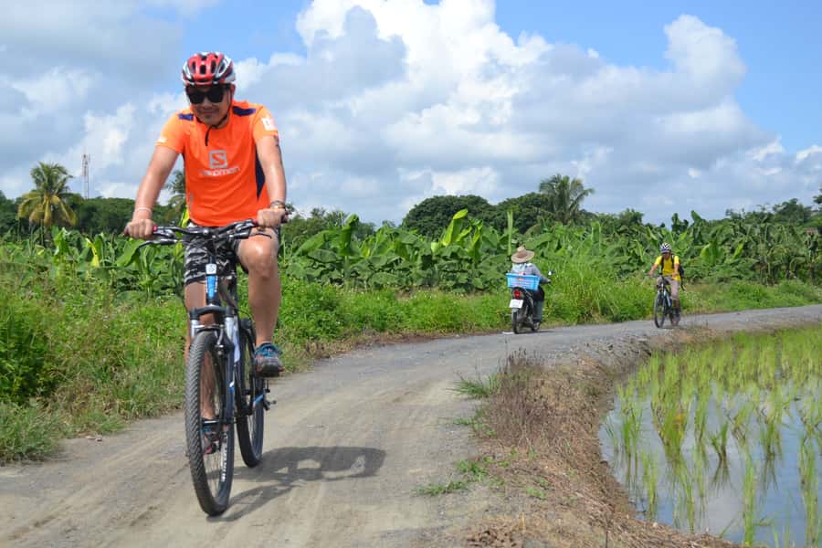 Chiang Mai: Sticky waterfall, lake kayak and cycling tour - Practical timing and what to pack